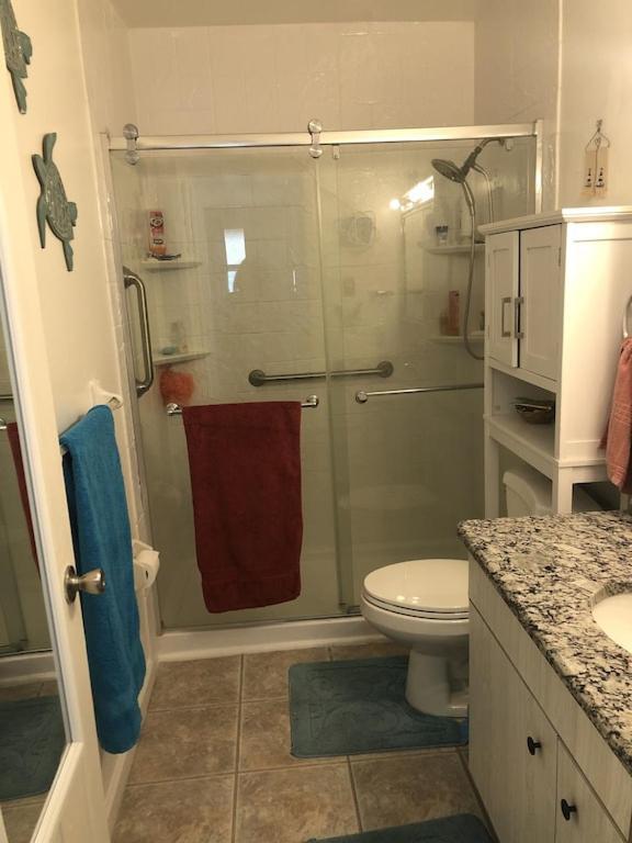 Bayside 1st Floor Oc 2 Br/1ba Pool Close To Jolly Roger/convention Center Apartment *
