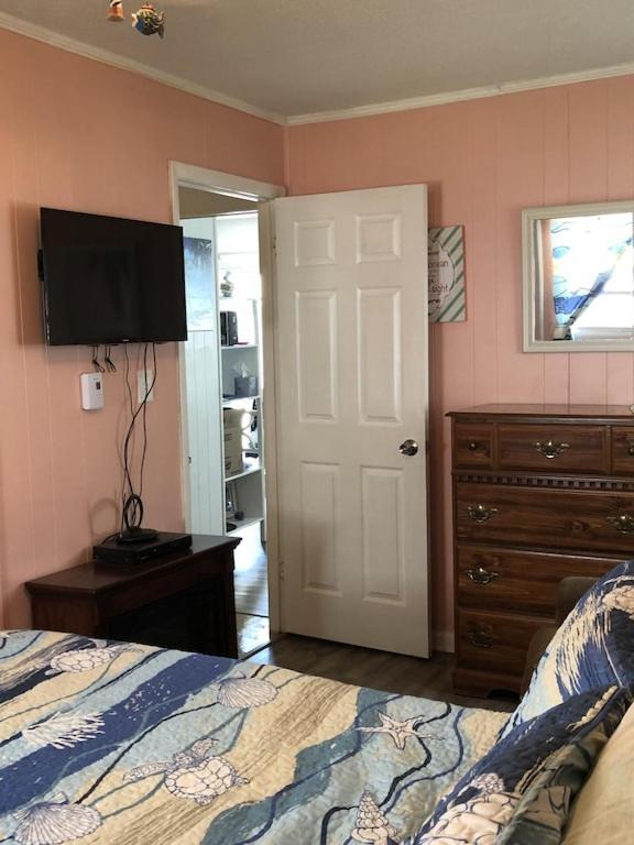 Bayside 1st Floor Oc 2 Br/1ba Pool Close To Jolly Roger/convention Center Apartment
